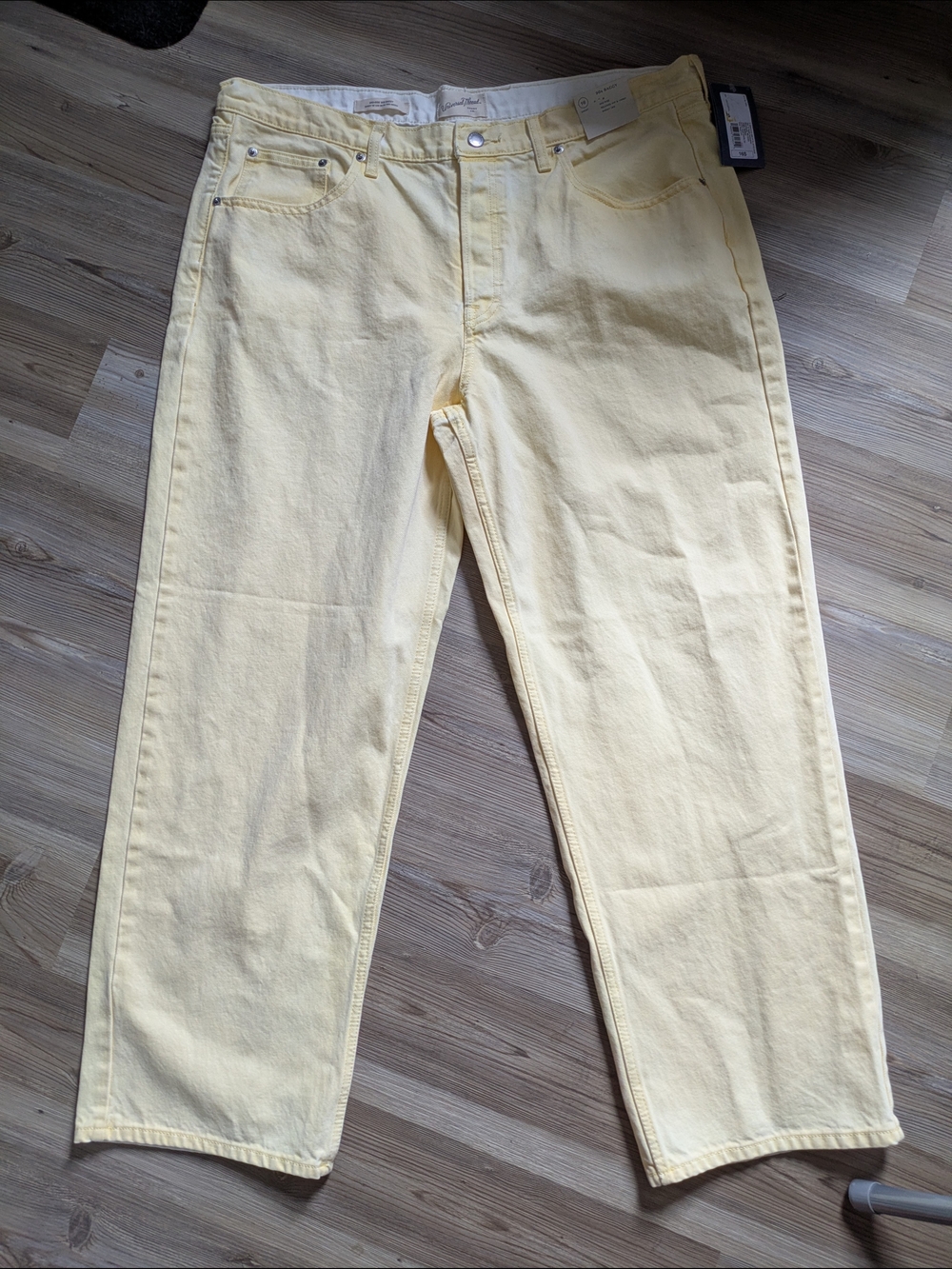 Universal Thread Women's Light Yellow Baggy Leg Jeans